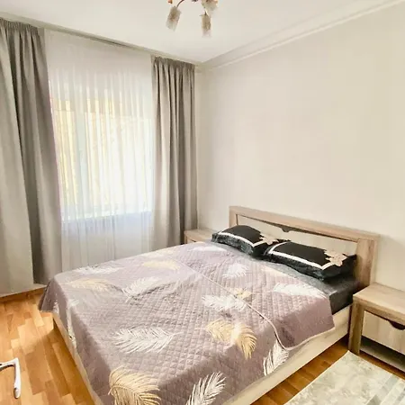 2Х Комнатная Квартира На Айтиева Taraz Exterior photo