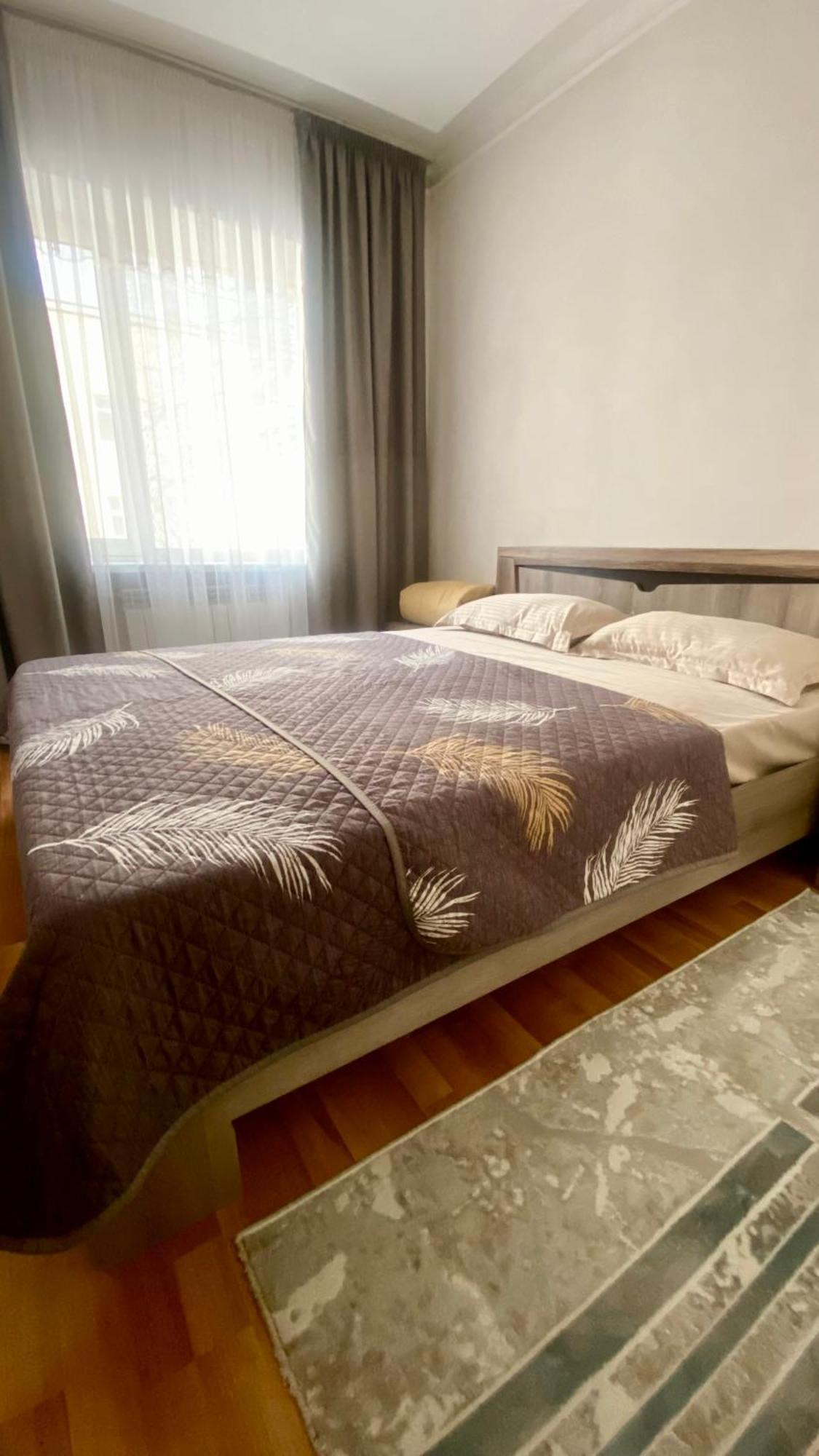 2х комнатная на айтиева Apartment